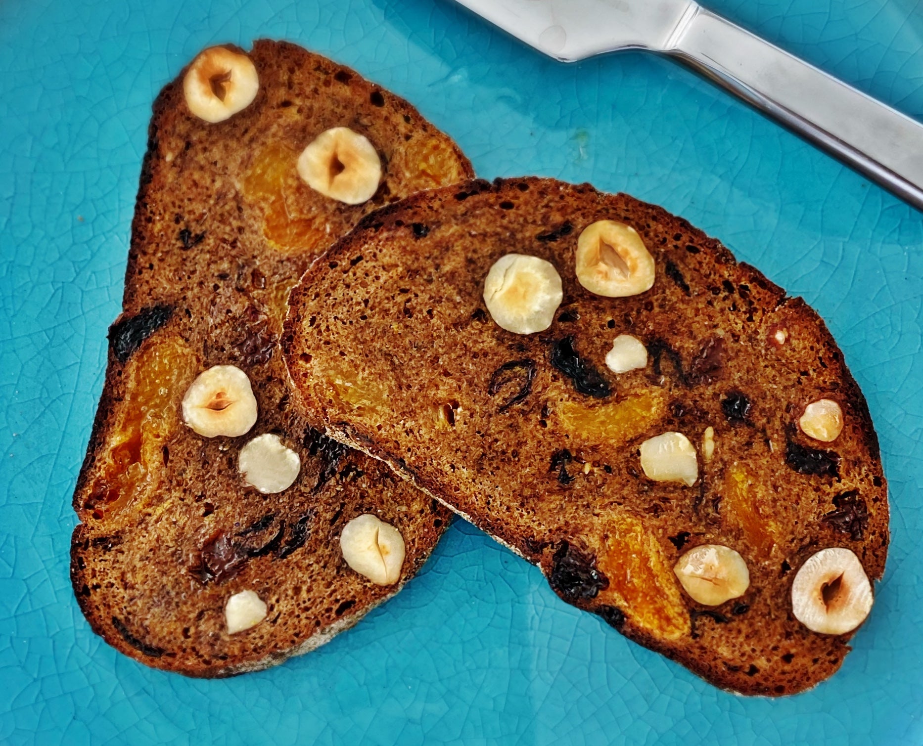 Rye bread with raisins and hazelnuts